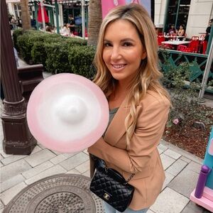 Meet your Posher, Amber